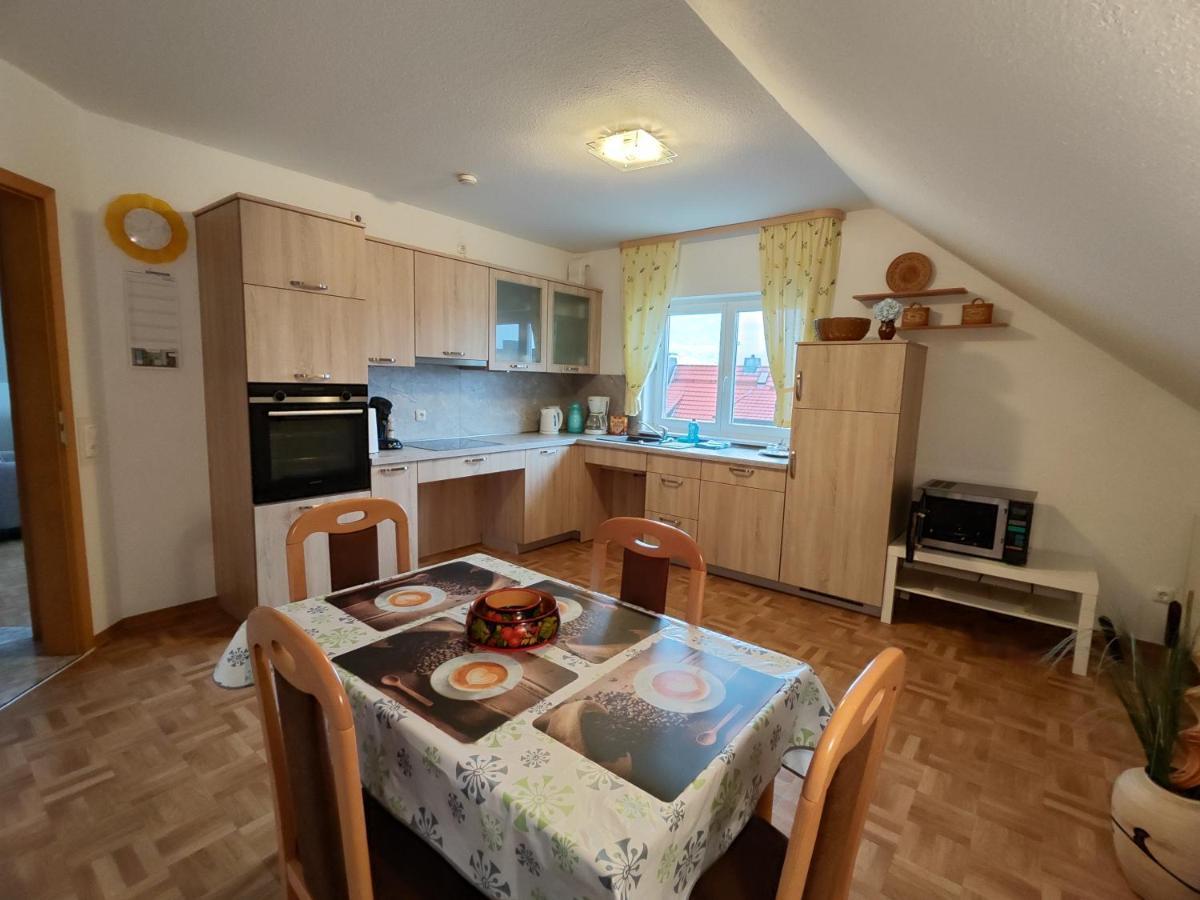 Apartment Mit Blick Auf Herkules Mit Parkplatz Касел Екстериор снимка