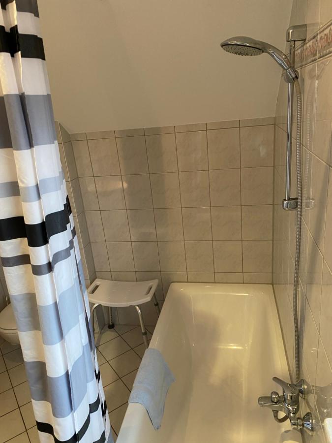 Apartment Mit Blick Auf Herkules Mit Parkplatz Касел Екстериор снимка