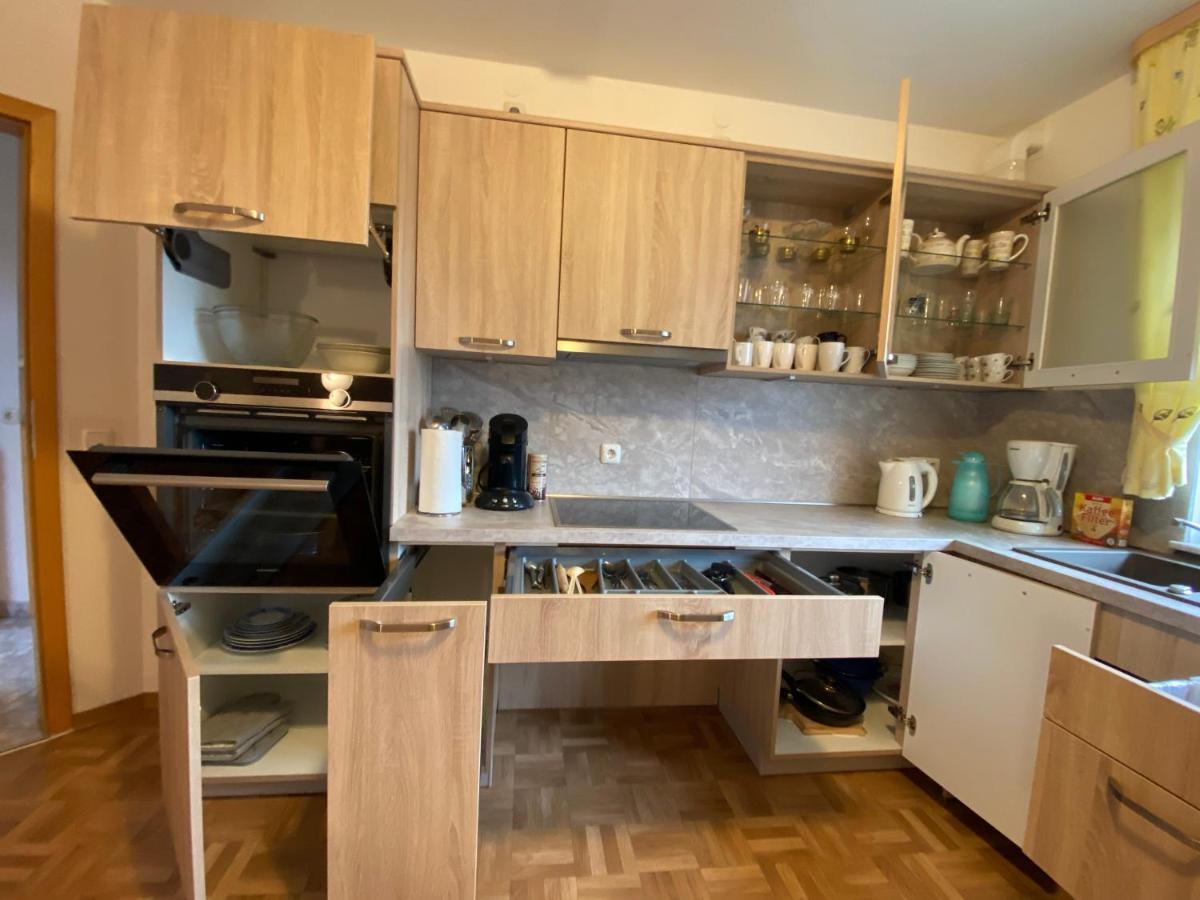 Apartment Mit Blick Auf Herkules Mit Parkplatz Касел Екстериор снимка