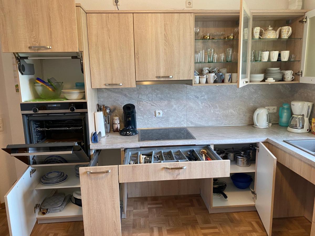 Apartment Mit Blick Auf Herkules Mit Parkplatz Касел Екстериор снимка